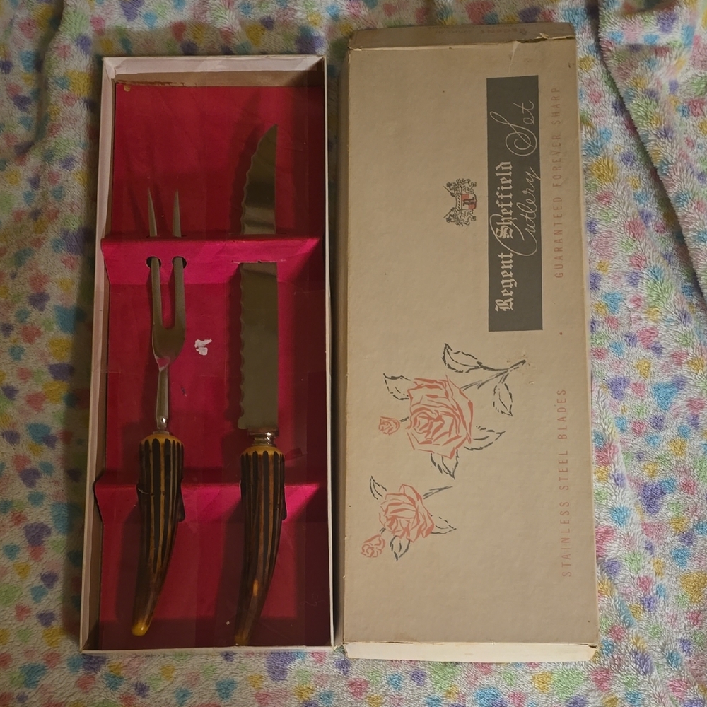 Brown Carving Set